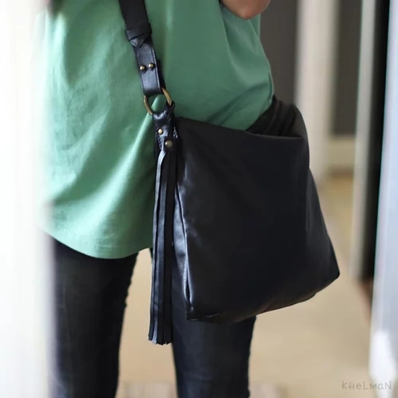 Soho. Black leather crossbody bag