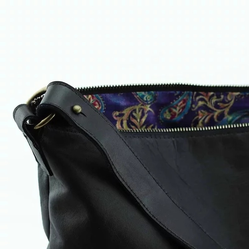 Soho. Black leather crossbody bag