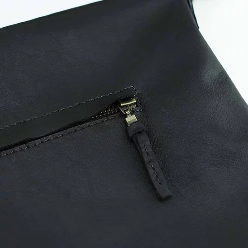 Soho. Black leather crossbody bag