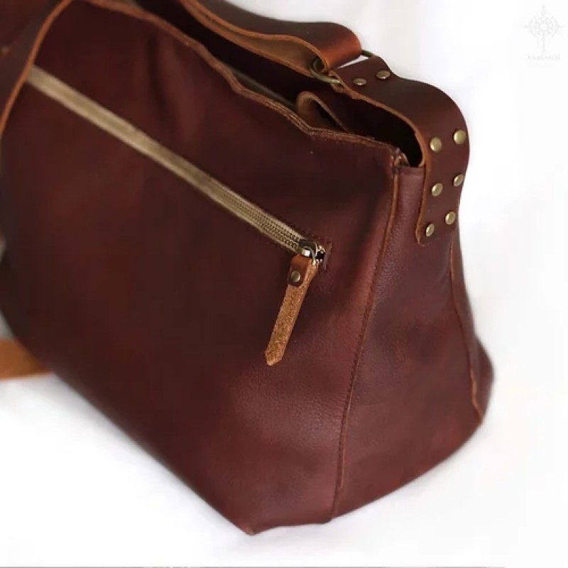 Marley. Rustic brown leather crossbody bag