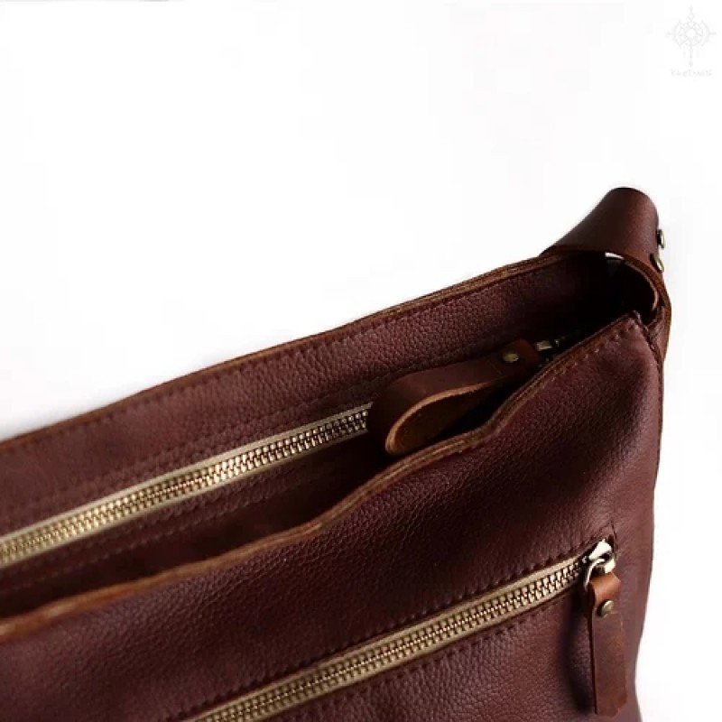 Marley. Rustic brown leather crossbody bag