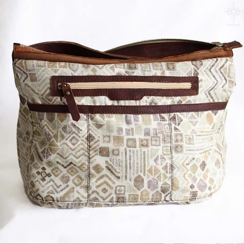 Marley. Rustic brown leather crossbody bag