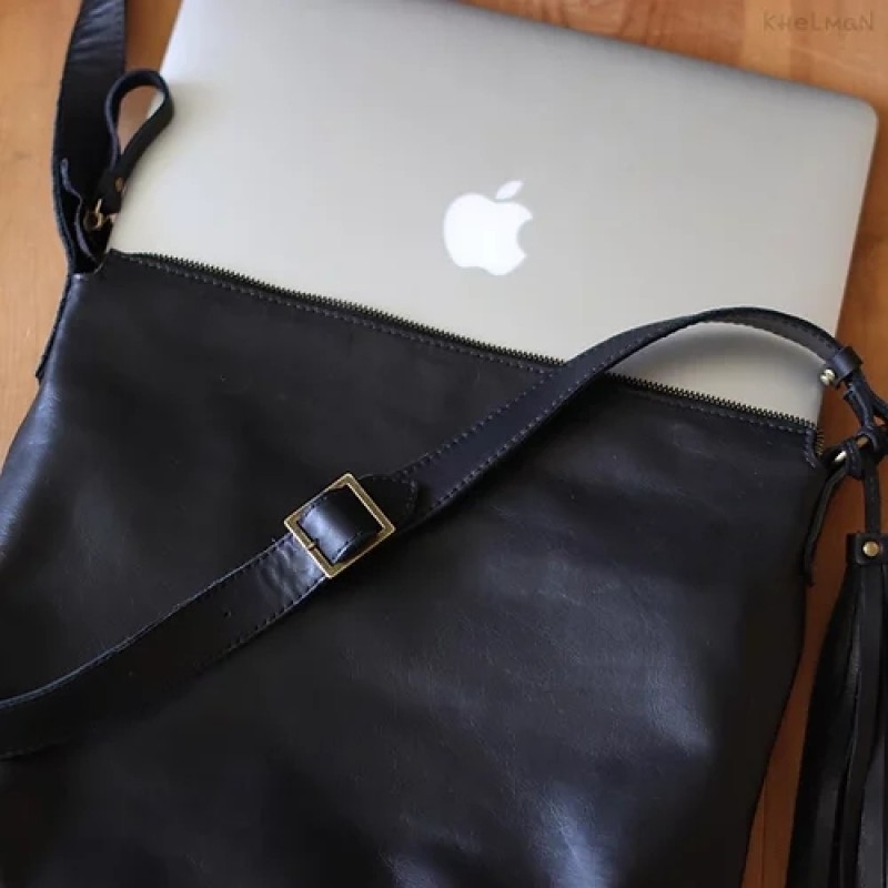 Soho. Laptop 13" black leather crossbody bag