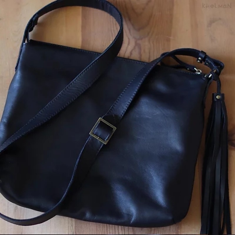 Soho. Laptop 13" black leather crossbody bag