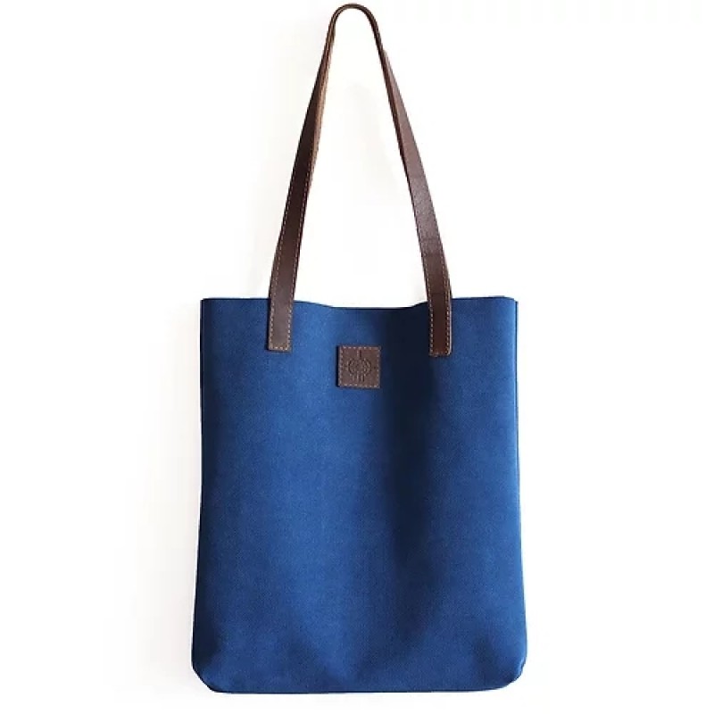 Blue waved leather shopper bag