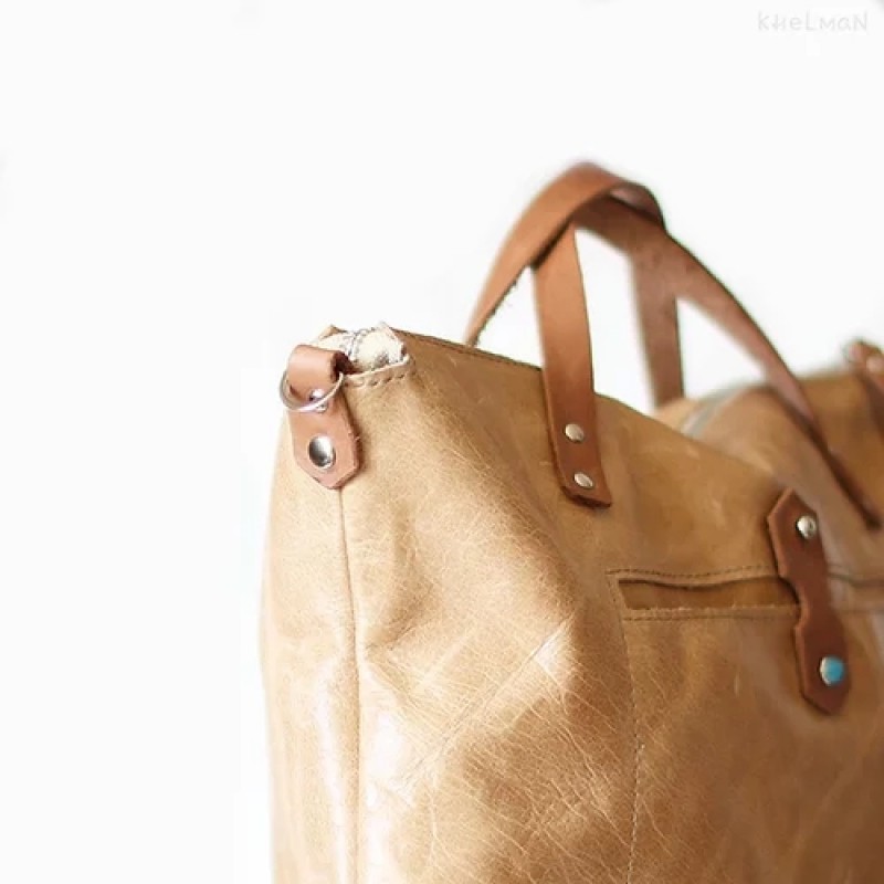 Austin. Distressed leather tote bag