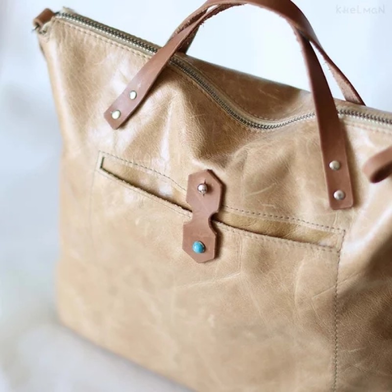 Austin. Distressed leather tote bag