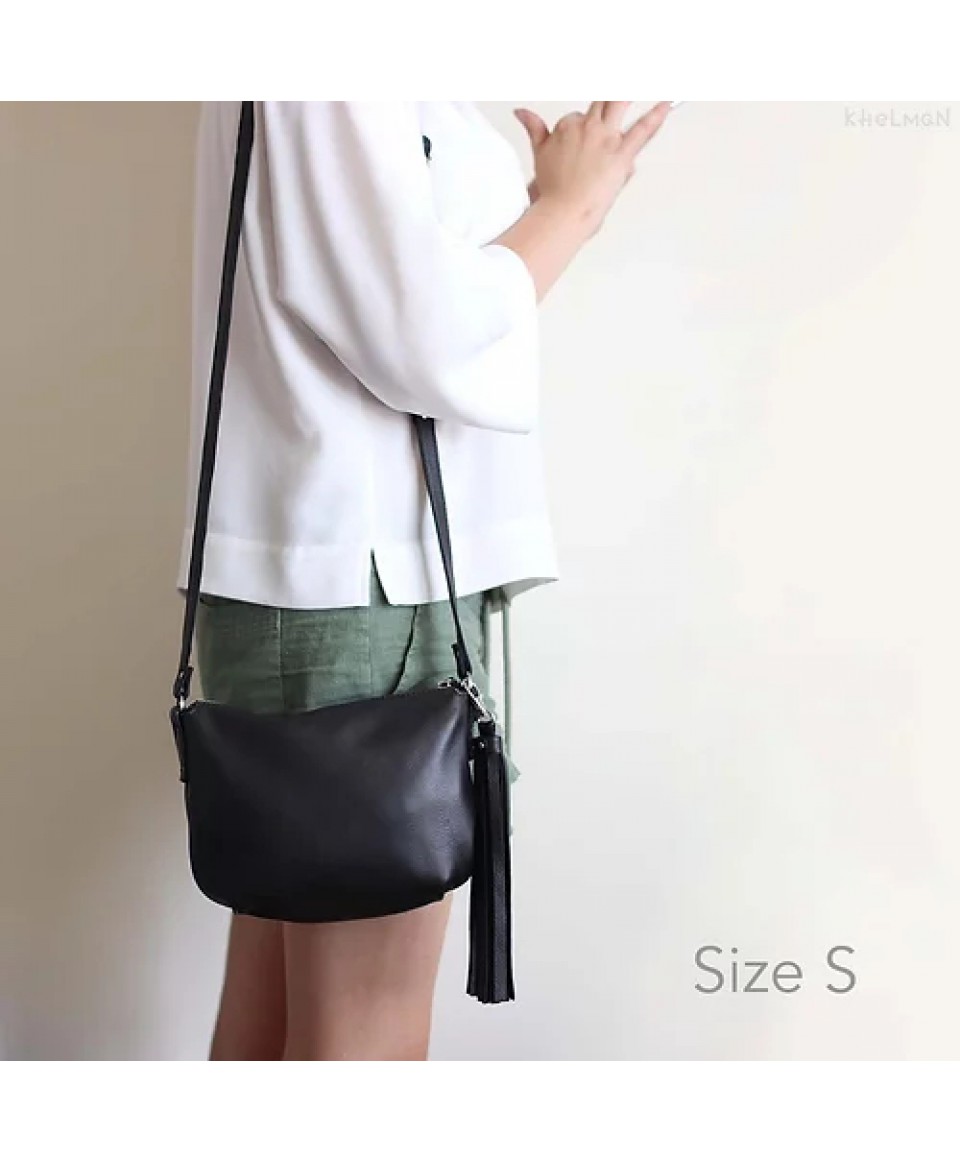 Borla. Black leather crossbody purse