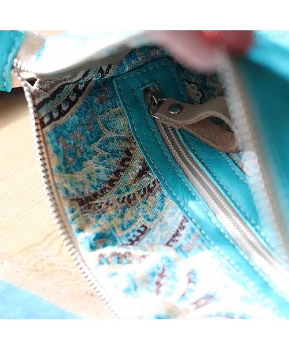 Borla. Black leather crossbody purse