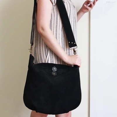 Demilune. Crossbody hobo bag with flap