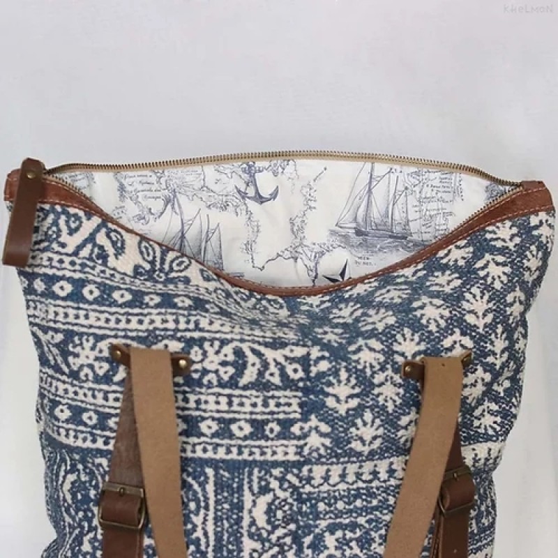 Dominique carpet leather tote bag
