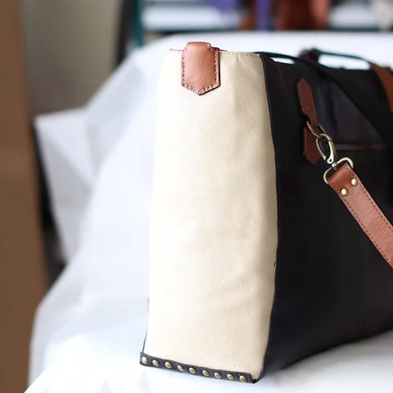 Gideon camera tote bag with padding interior