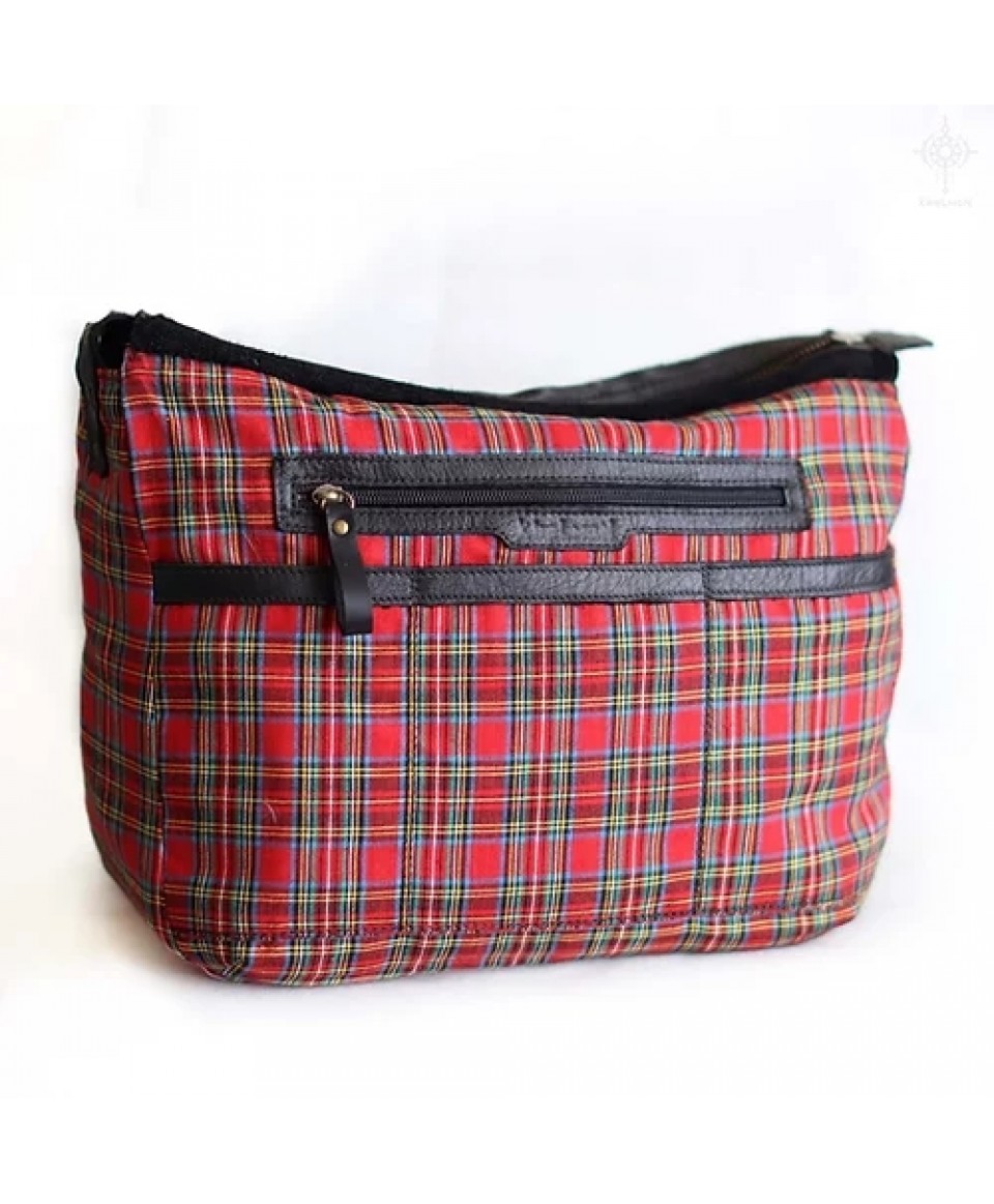 Marley. Juicy navy blue leather crossbody bag