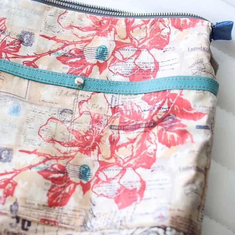 Soho. Frosty blue suede crossbody bag