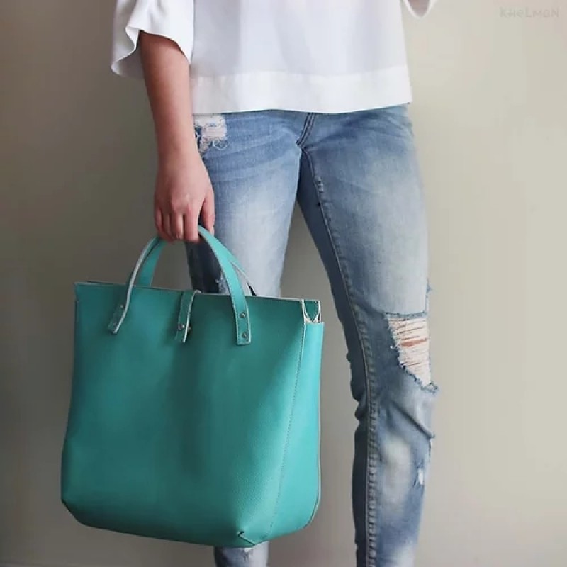 Tiburon. Caribbean turquoise leather tote