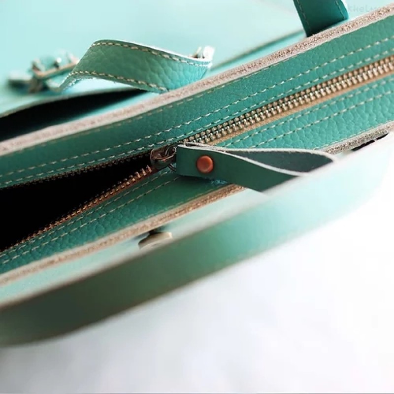 Tiburon. Caribbean turquoise leather tote