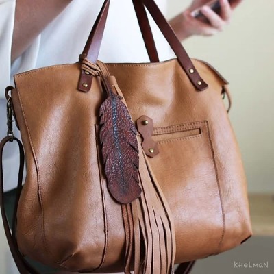 Tiberis Feather & Tassel. Crossbody tan leather tote