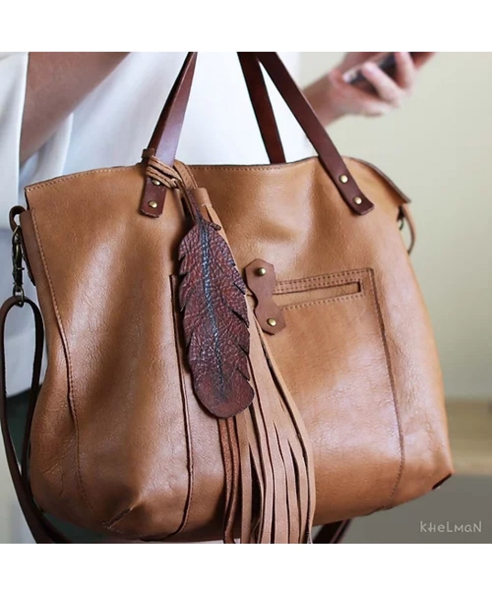 Tiberis Feather & Tassel. Crossbody tan leather tote