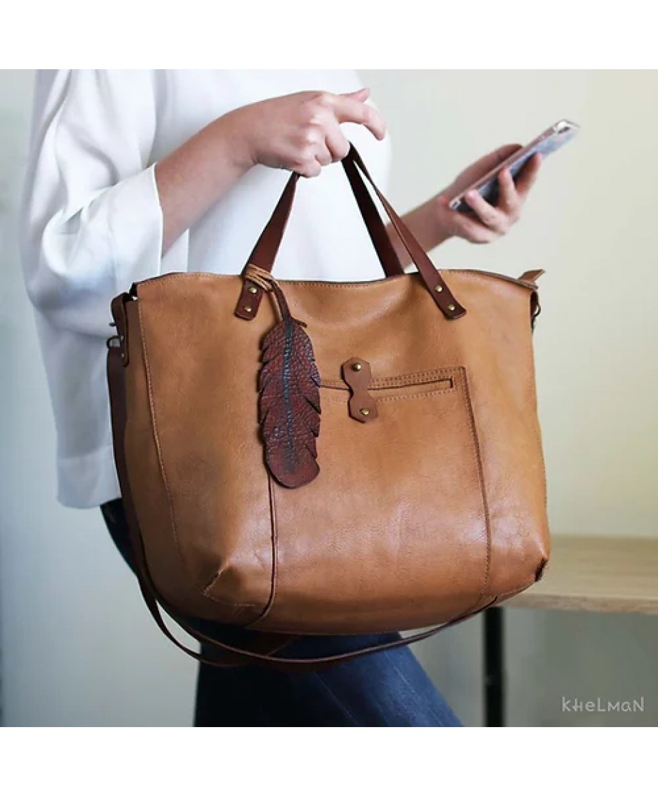 Tiberis Feather & Tassel. Crossbody tan leather tote