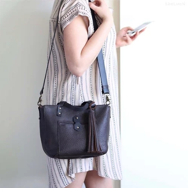 Tiberis. Small rustic brown tote