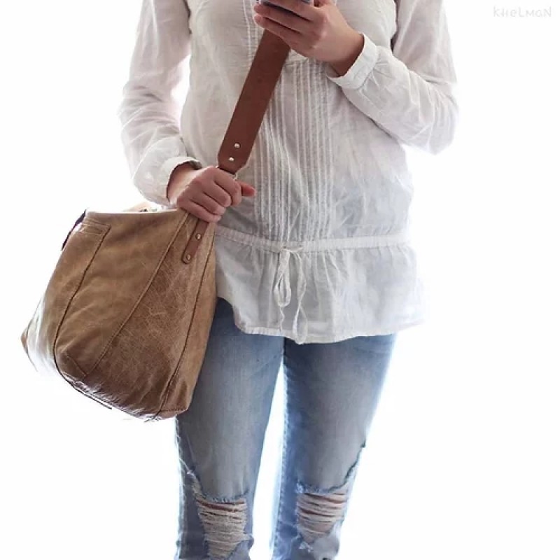 Tiberis Light. Caramel tote bag