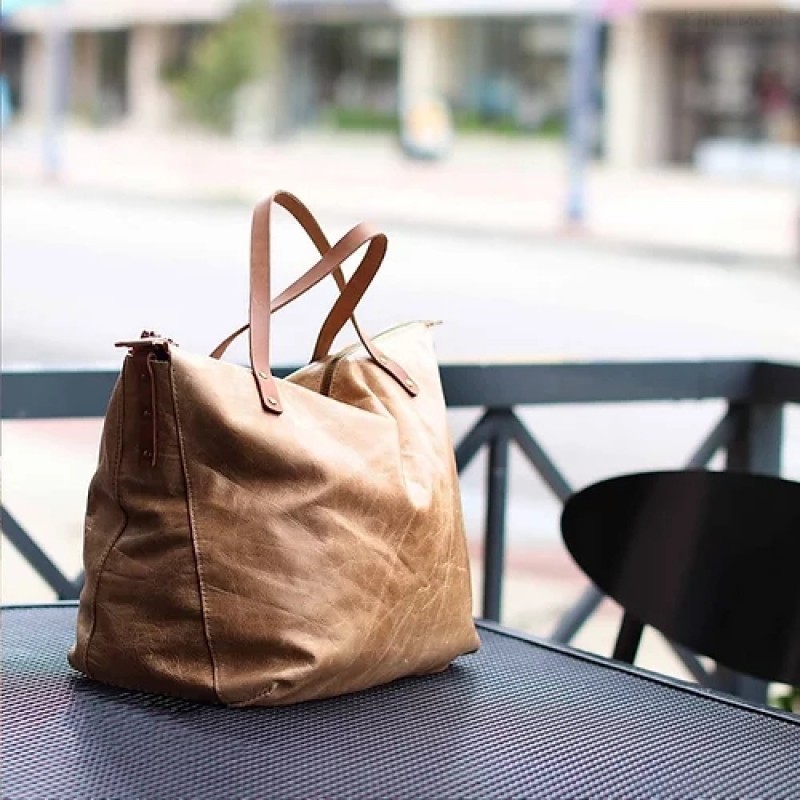 Tiberis Light. Caramel tote bag